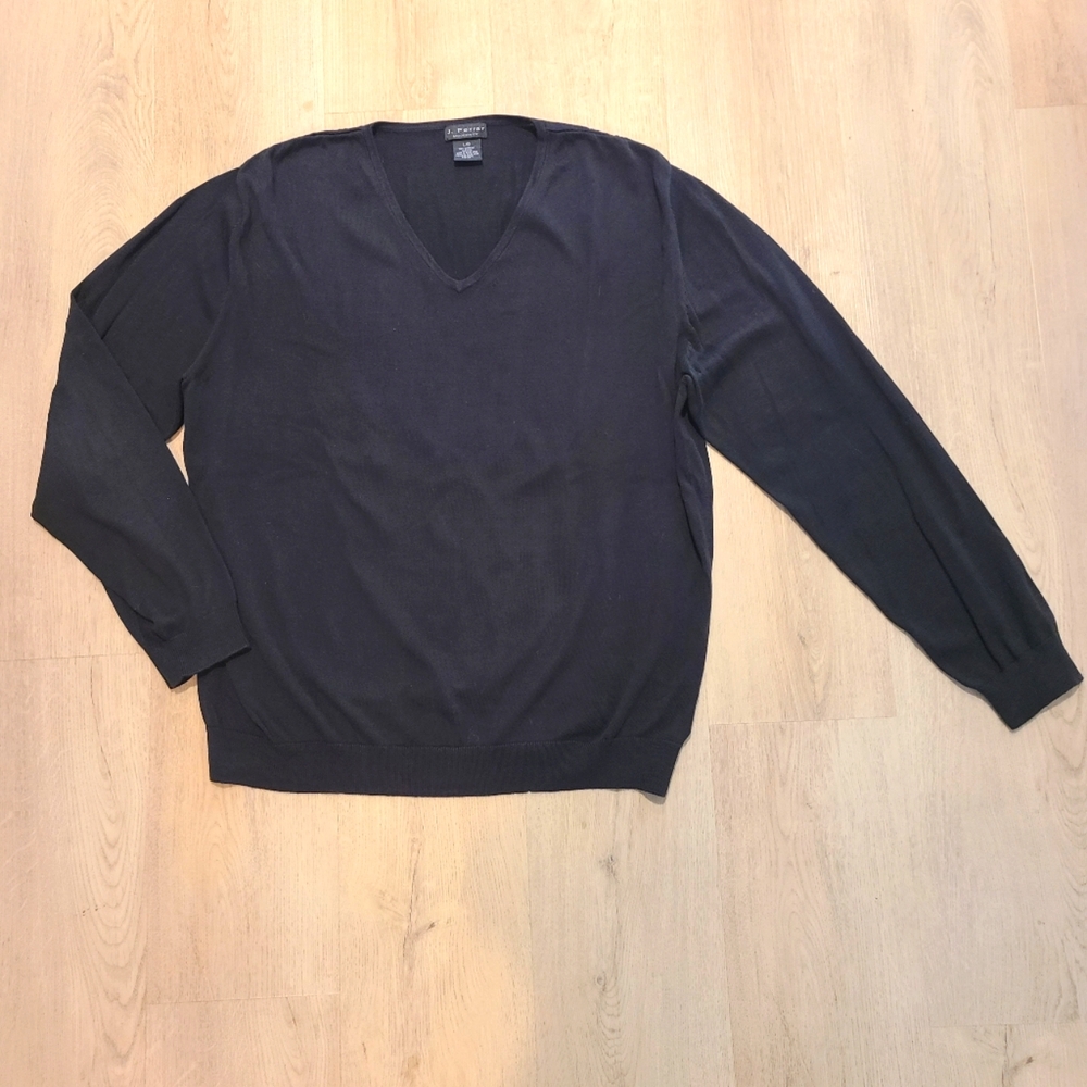 j.ferrar Men's Black Vneck Sweater. SIZE L. Great Condition